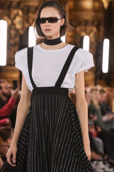 Look 242